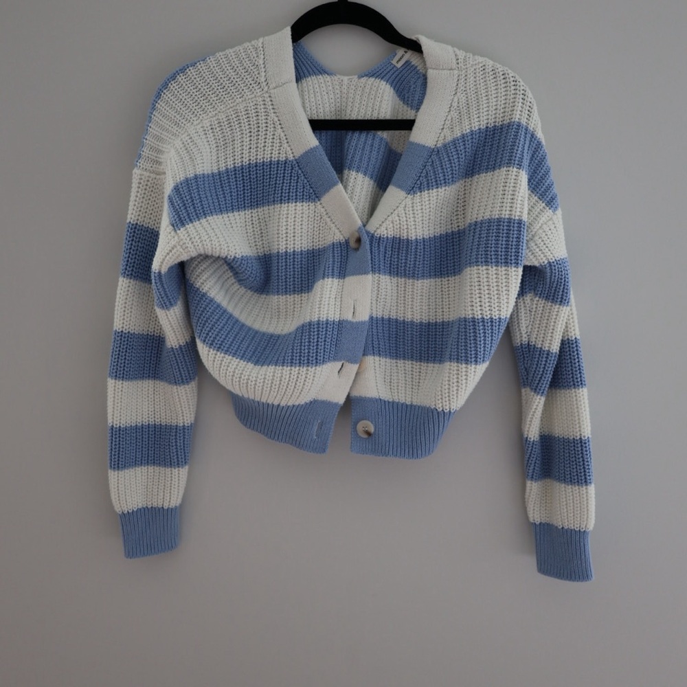 Moon & Madison Blue and White Cropped Cardigan